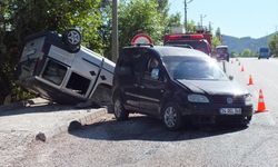 Tokat'ta iki hafif ticari aracın çarpıştığı kazada 7 kişi yaralandı