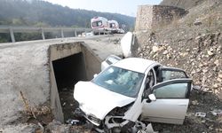 GÜNCELLEME - Bolu'da menfeze düşen otomobildeki baba öldü, oğlu yaralandı