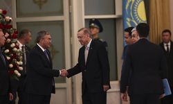 Cumhurbaşkanı Erdoğan, Kazakistan'da Cumhurbaşkanı Tokayev tarafından resmi törenle karşılandı