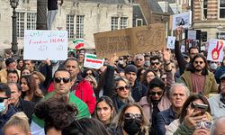 İranlı Mahsa Emini'nin ölümü Hollanda'da protesto edildi