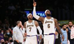 Los Angeles Lakers ilk galibiyetini aldı