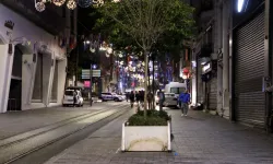 İstiklal Caddesi'ne konulan bankların kaldırılması gündeme getirildi