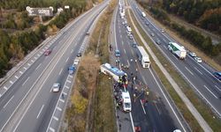 GÜNCELLEME - Anadolu Otoyolu'nun Bolu kesiminde yolcu otobüsü devrildi, 3 kişi öldü, 16 kişi yaralandı