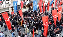 Beyoğlu'nda "İstiklal Bizim" birlik ve beraberlik yürüyüşü düzenlendi