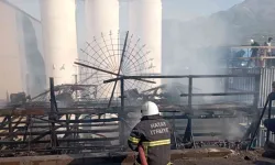 Hatay'da demir çelik üretimi yapan tesiste yangın: Ekipler müdahale etti