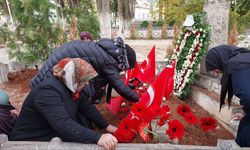 YPG/PKK'lı teröristlerin katlettiği Ayşenur öğretmen mezarı başında anıldı