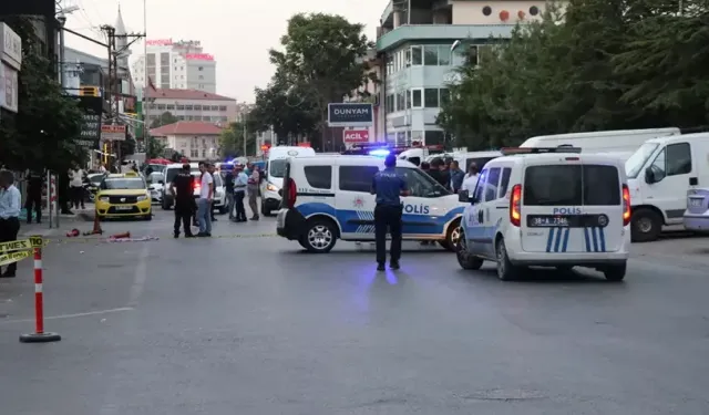 Kayseri'de kıraathaneye silahlı saldırı! 1'i polis 2 kişi yaralandı