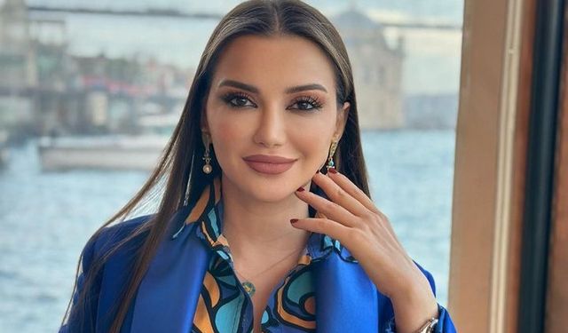 Esra Ezmeci'nin başörtülü pozları sosyal medyayı karıştırdı