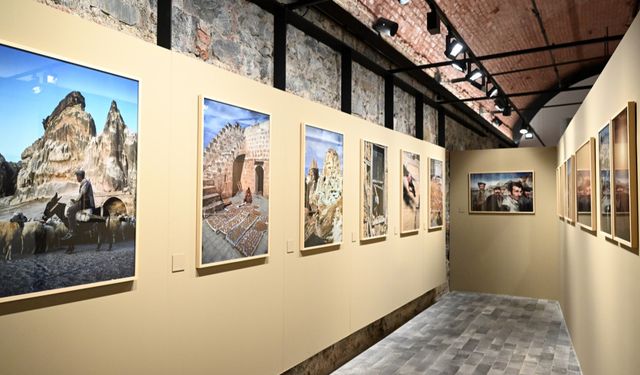 Ara Güler’in Renkli Anadolu sergisi ziyarete açıldı