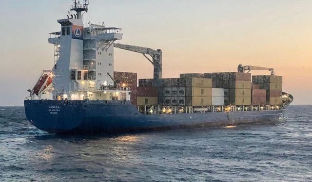 Çanakkale Boğazı'nda 147 metrelik gemi arızalandı