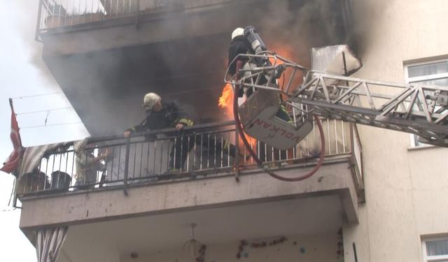 Antalya'da korkutan ev yangını! Ekipler Müdahale Etti