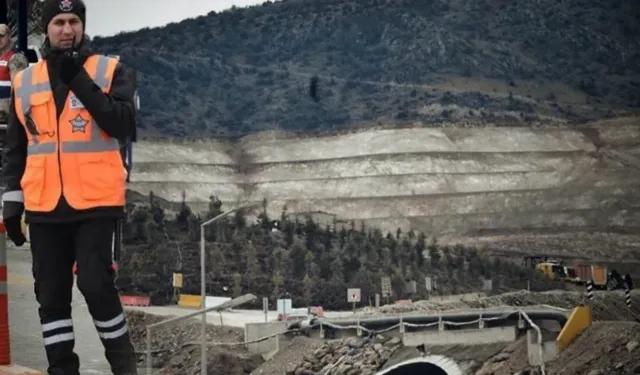 Maden faciası: Heyelan riski nedeniyle arama faaliyetleri durdu!