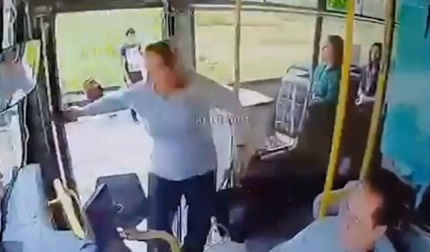 Otobüsden düşen kadın hayatını kaybetti!