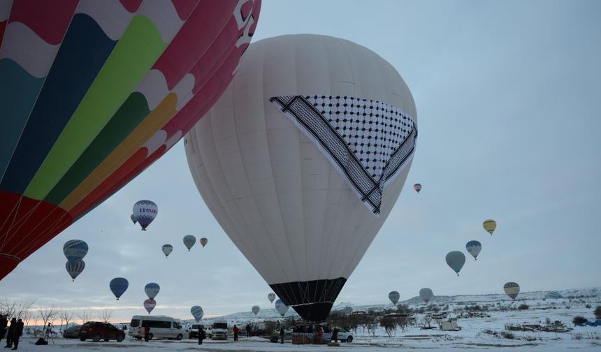 Kapadokya'da balonlar “soykırım” için havalandı