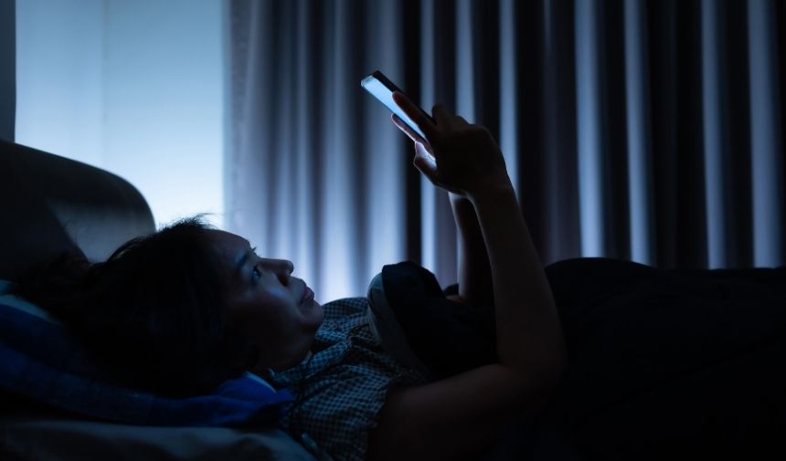 Cep Telefonu Ile Uyumanın Zararları (1)