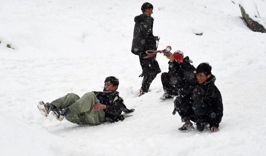 Afganistan Mevsimin En Yoğun Kar Yağışını Gördü (1)