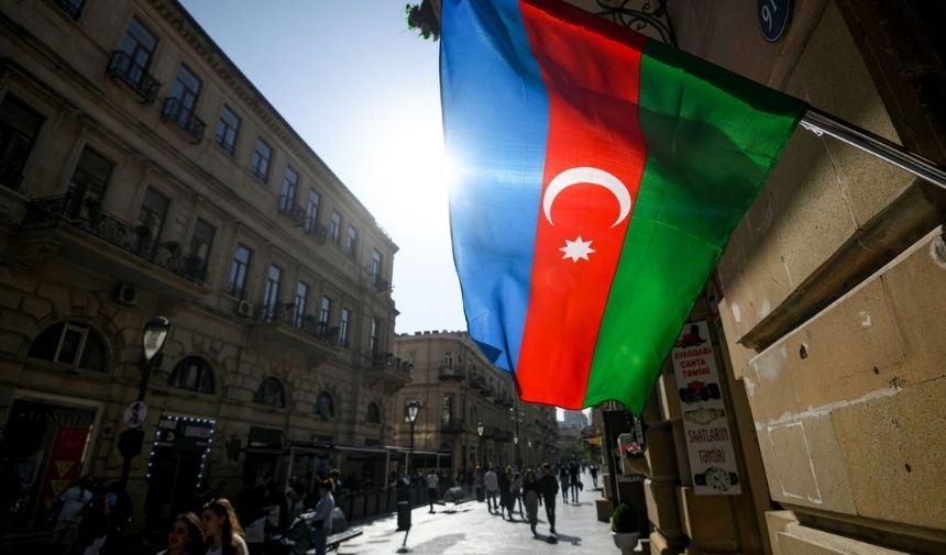 Azerbaycan Yarın Cumhurbaşkanını Seçiyor 7 Aday Yarışacak (1)