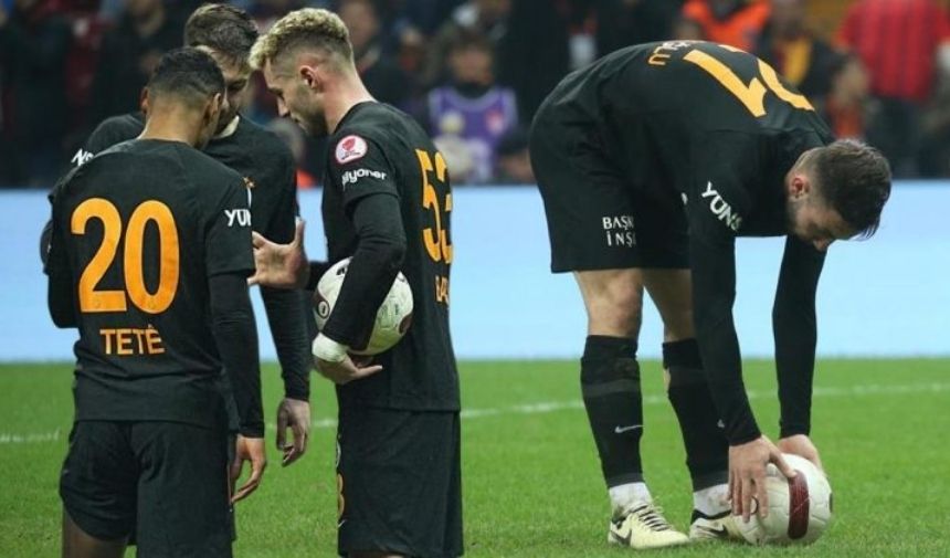 Galatasaray'da Penaltı Tartışması! Zaha Iki Yıldızı Ayırdı (2)