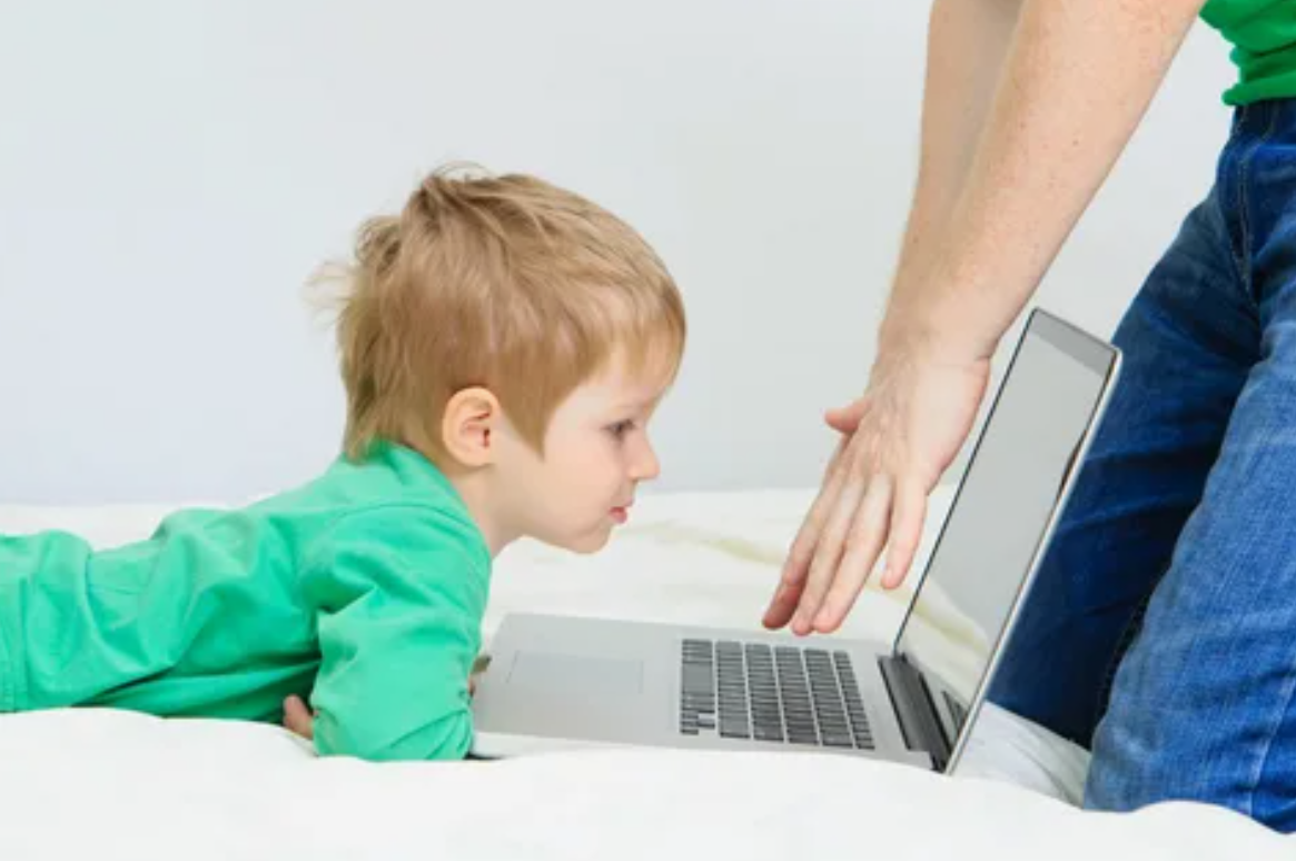 Çocuklarda ekran bağımlılığı bakın nelere sebep oluyor?