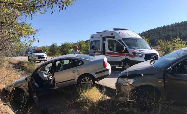 Karabük’te tır otomobille çarpıştı: 1 yaralı