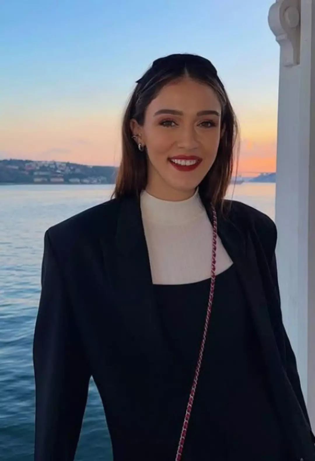 Zehra Güneş Pozları