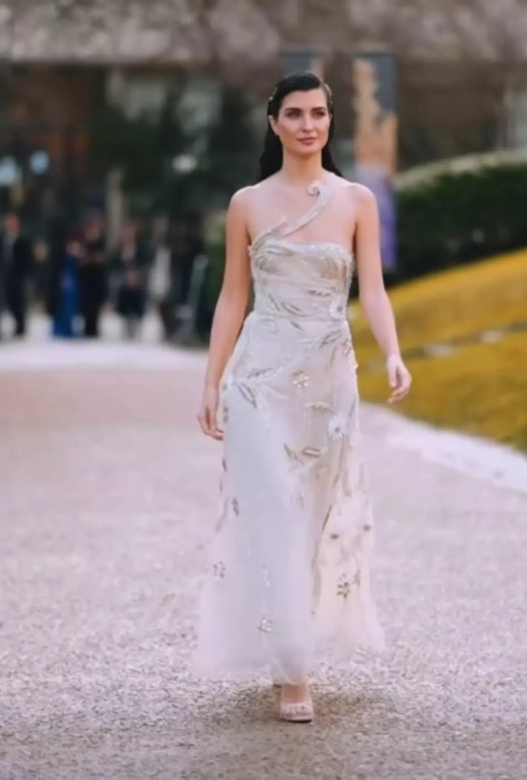 Tuba Büyüküstün Paris Moda Haftası Kombini