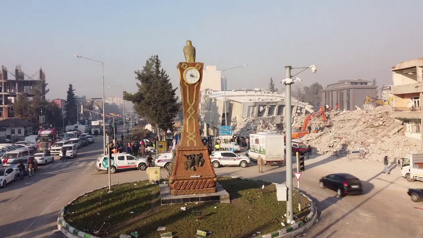 Adıyaman Saat Kulesi 2 Yıldır 04.17’Yi Gösteriyor1