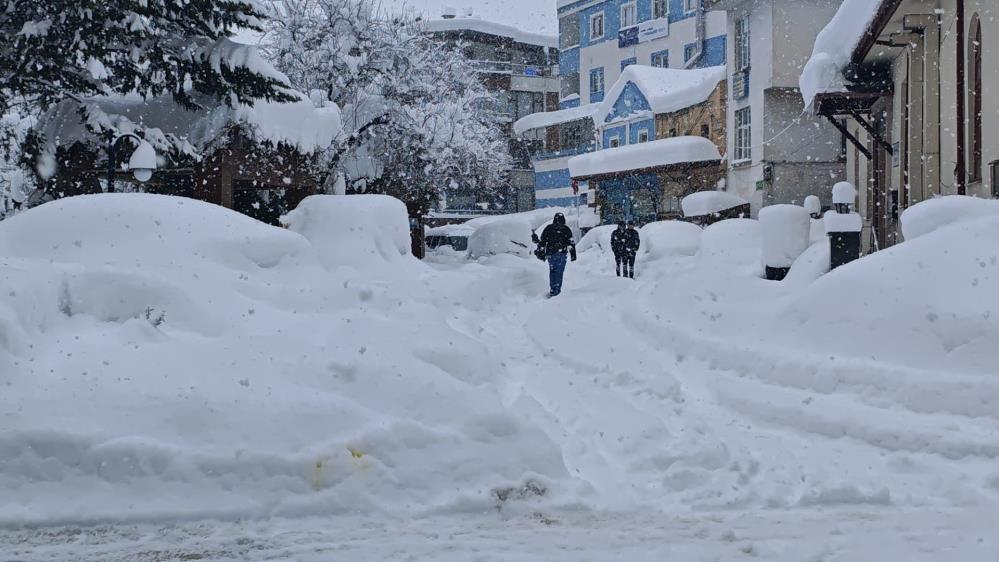 Artvin Şehir Merkezinde Kar Esareti 2