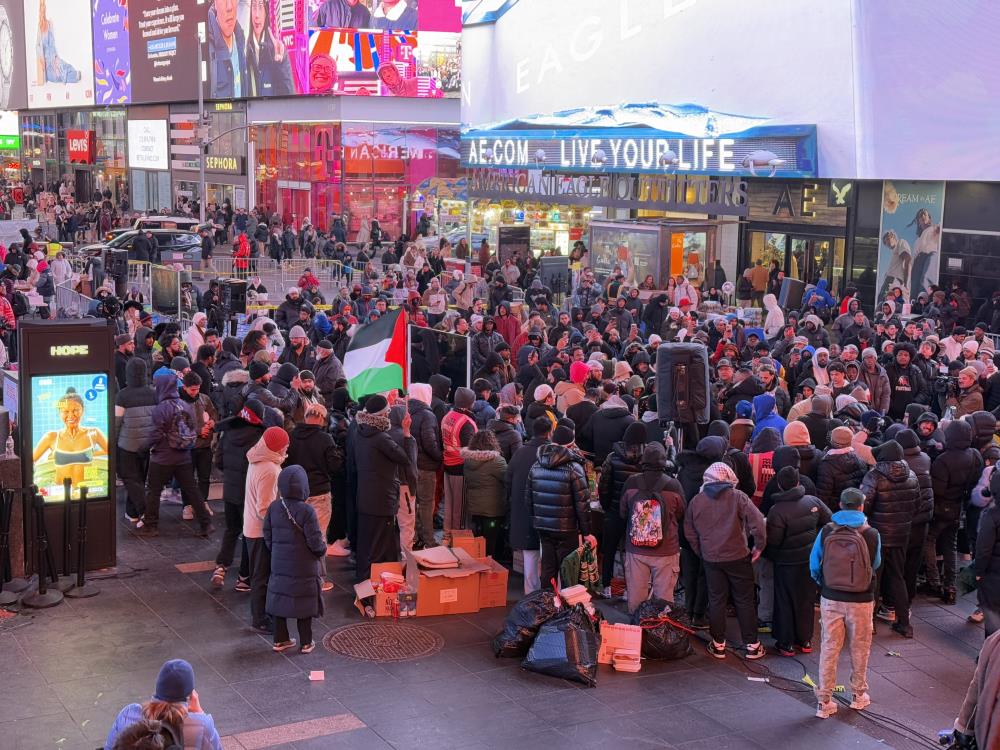 Müslümanlar New York’un Göbeğinde Önce Iftar Yaptılar Sonra Da Teravih Namazı Kıldılar1